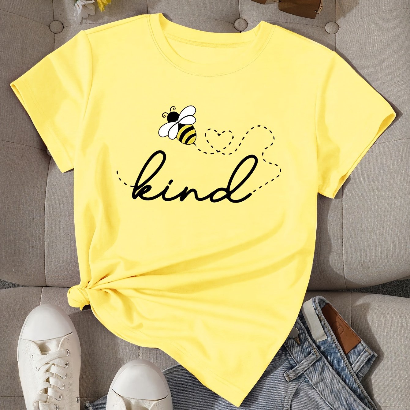 Women's Kind Letter Bee Print Casual Cotton T-Shirt