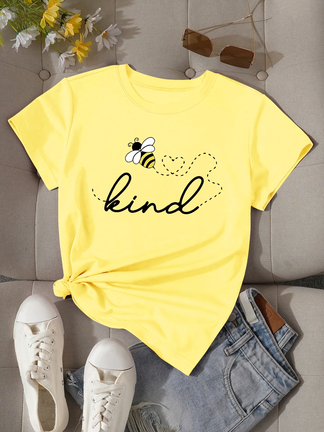 Women's Kind Letter Bee Print Casual Cotton T-Shirt
