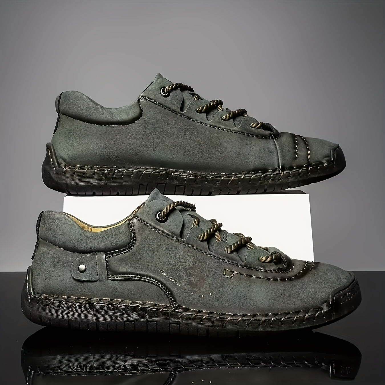 Hand-Stitched Casual Men's Outdoor Sneakers for All Seasons