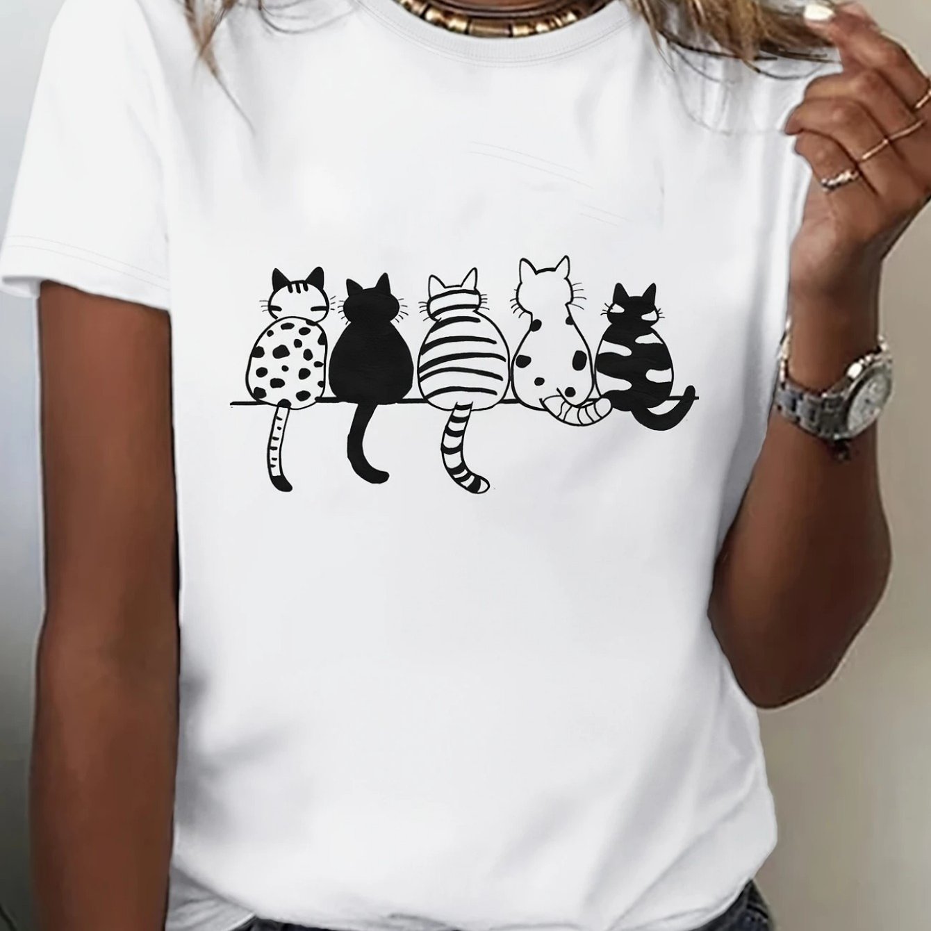 Women's Cartoon Cat Graphic Cotton T-Shirt for Casual Wear