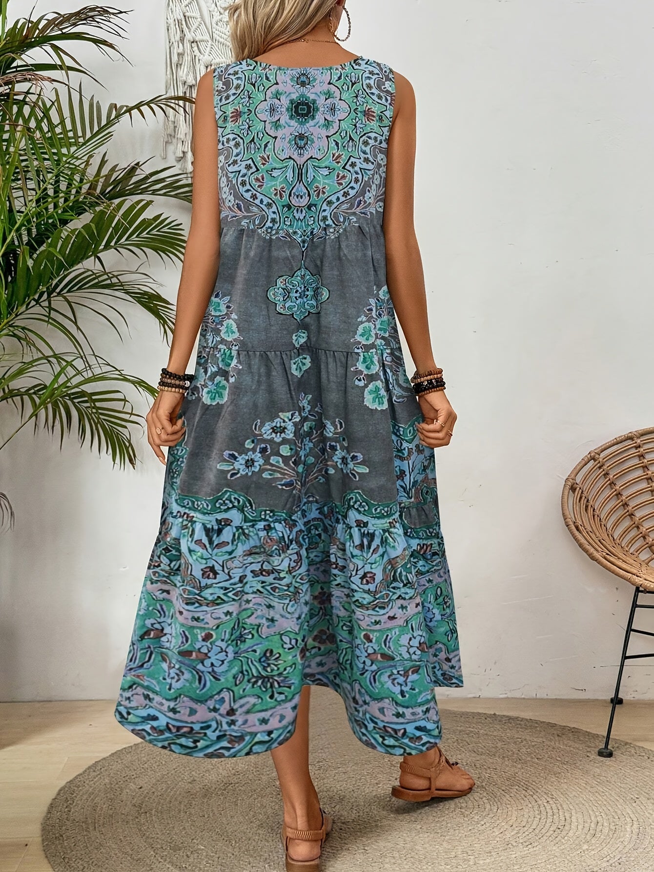 Women's Floral Print Sleeveless Maxi Dress for Summer Adventures