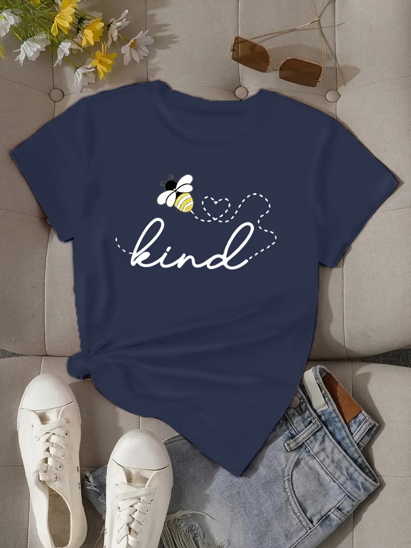 Women's Kind Letter Bee Print Casual Cotton T-Shirt