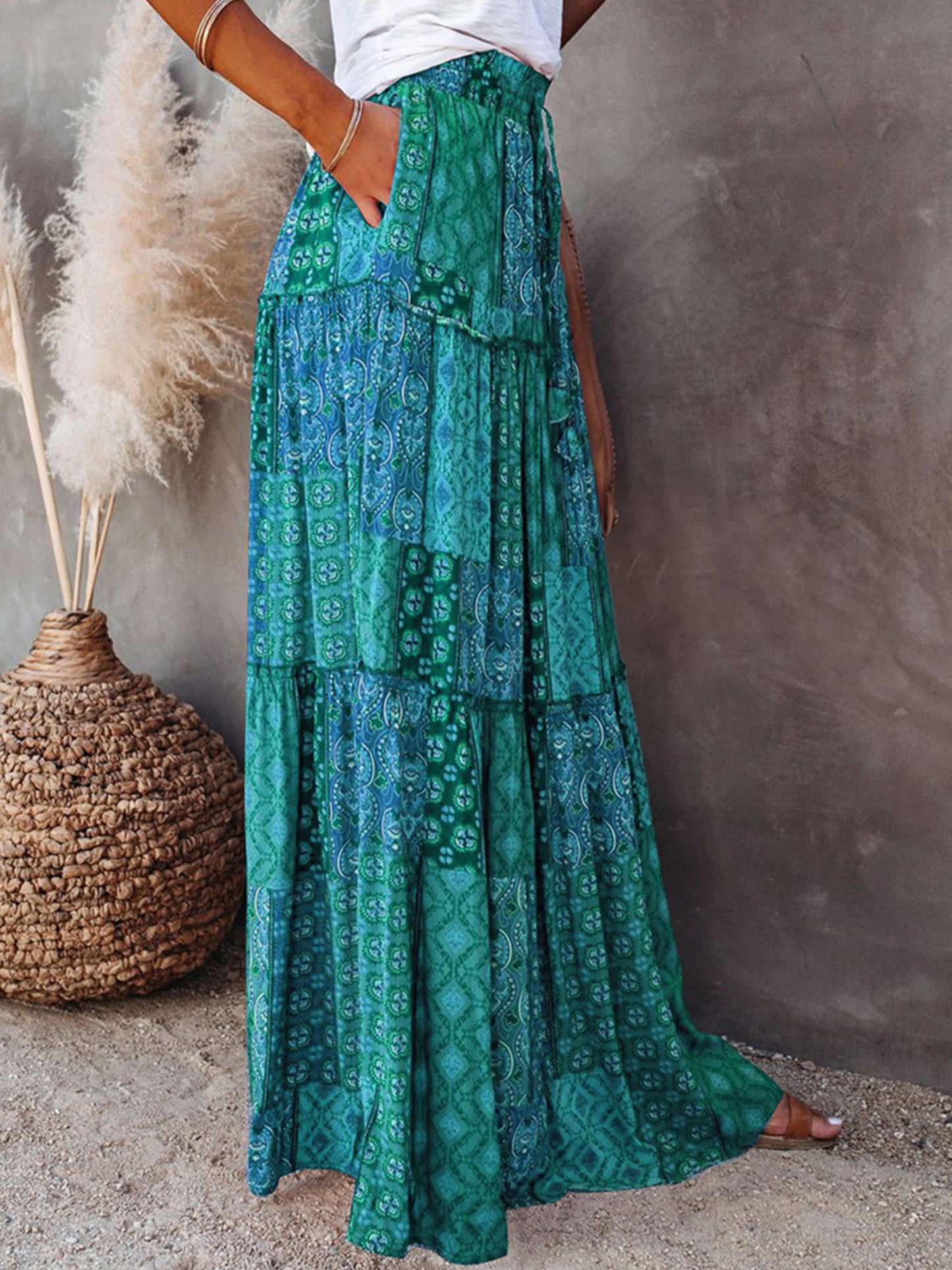 Women's Bohemian Maxi Skirt with Pockets and Vibrant Pattern