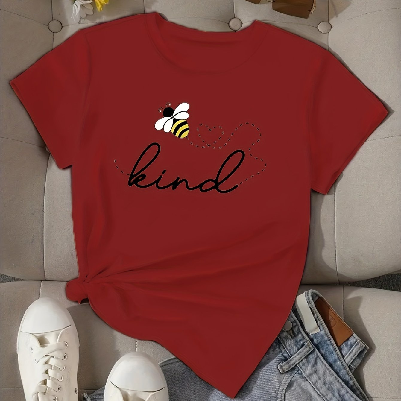 Women's Kind Letter Bee Print Casual Cotton T-Shirt