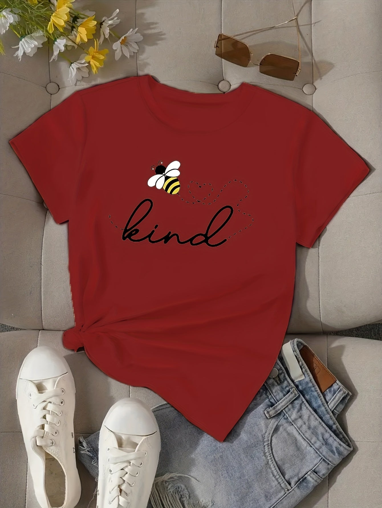 Women's Kind Letter Bee Print Casual Cotton T-Shirt