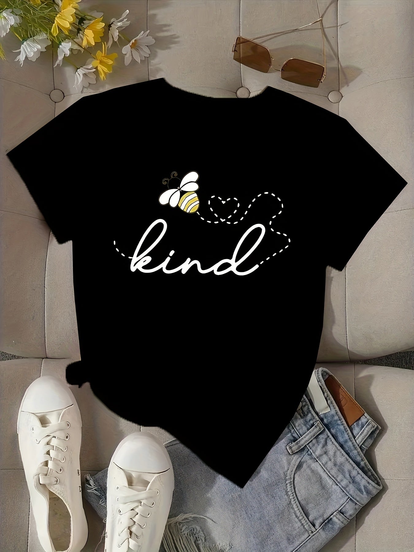 Women's Kind Letter Bee Print Casual Cotton T-Shirt